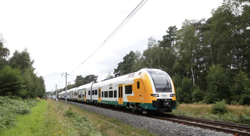 CEREMONIAL SIGNING OF THE ELBE-SPREE NETWORK TRANSPORT CONTRACT & PRESENTATION OF THE SIEMENS DESIRO HC